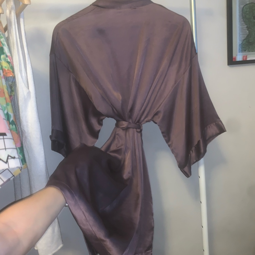 Beautiful Victoria Secret Robe - Picture 3 of 3
